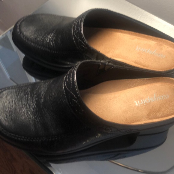 easy spirit black clogs